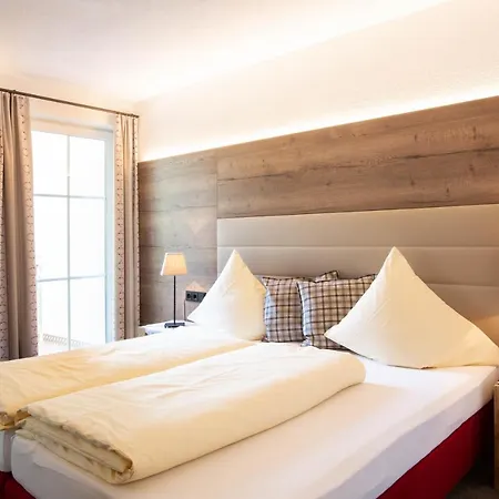 Guest house Midland *